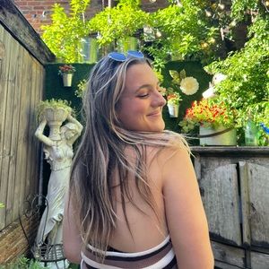 Meet your Posher, Emily